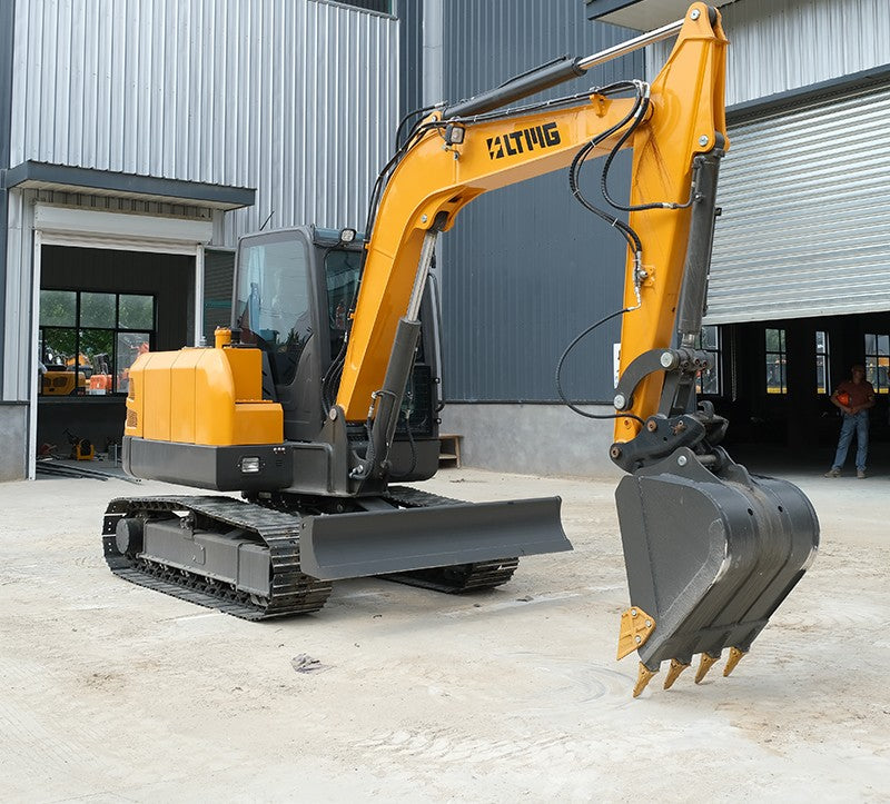 EXCAVADORA LTE75