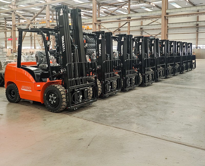 MONTACARGA 3 TON 4X4