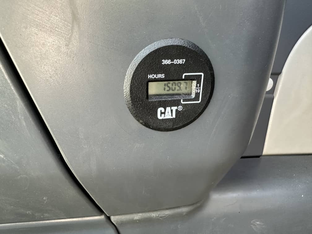 EXCAVADORA CAT 323D2L