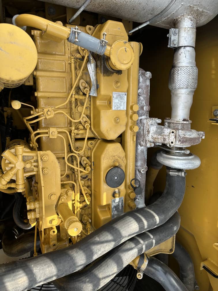 EXCAVADORA CAT 323D2L