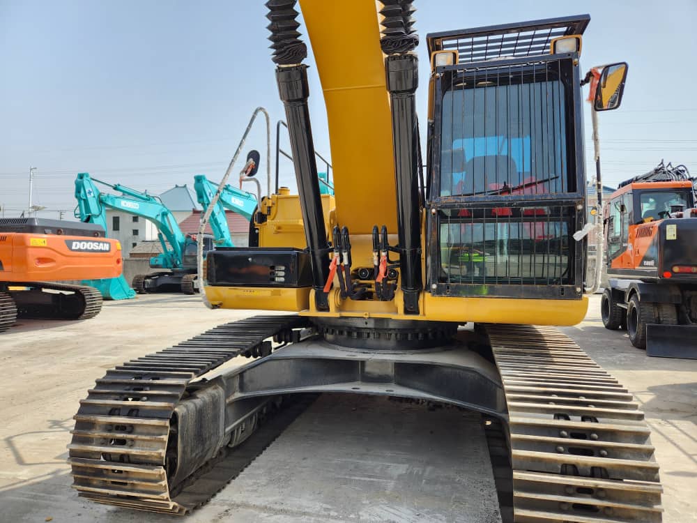 EXCAVADORA CAT325