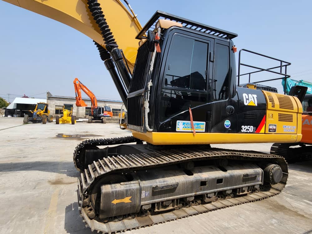 EXCAVADORA CAT325
