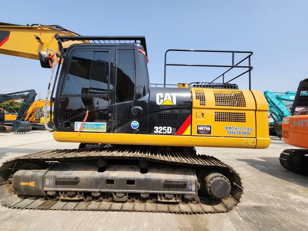 EXCAVADORA CAT325