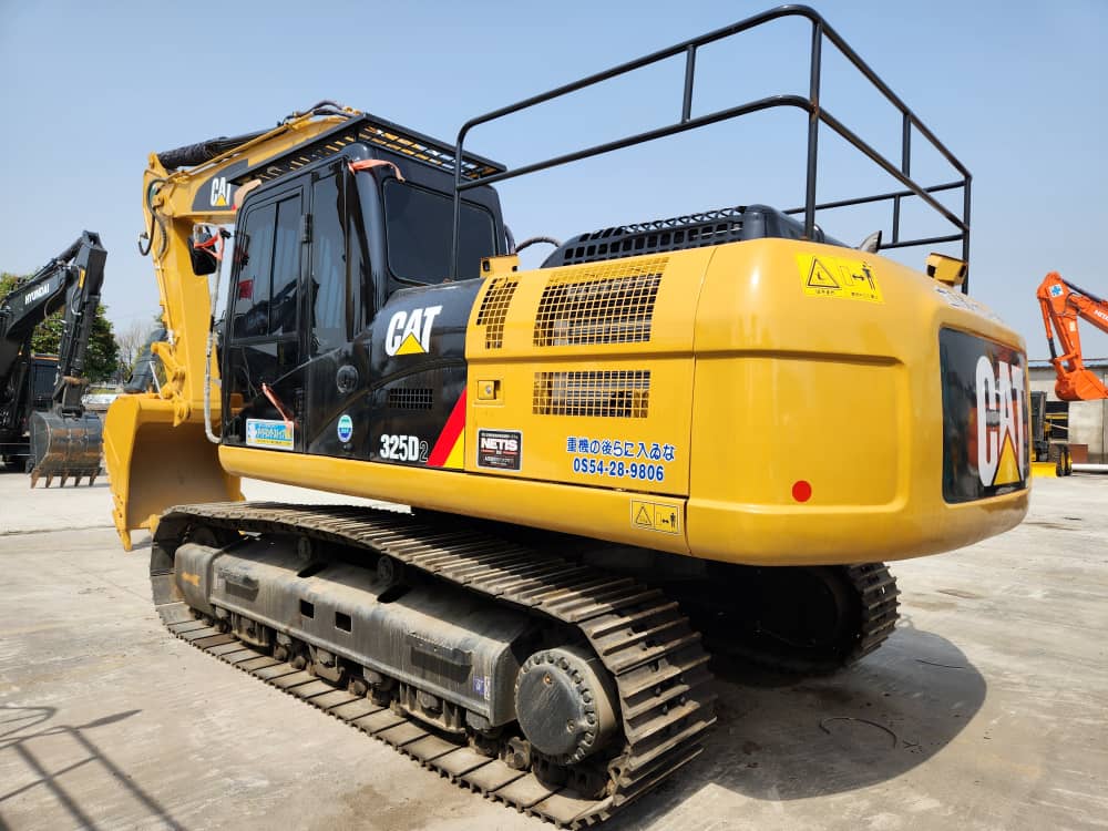 EXCAVADORA CAT325