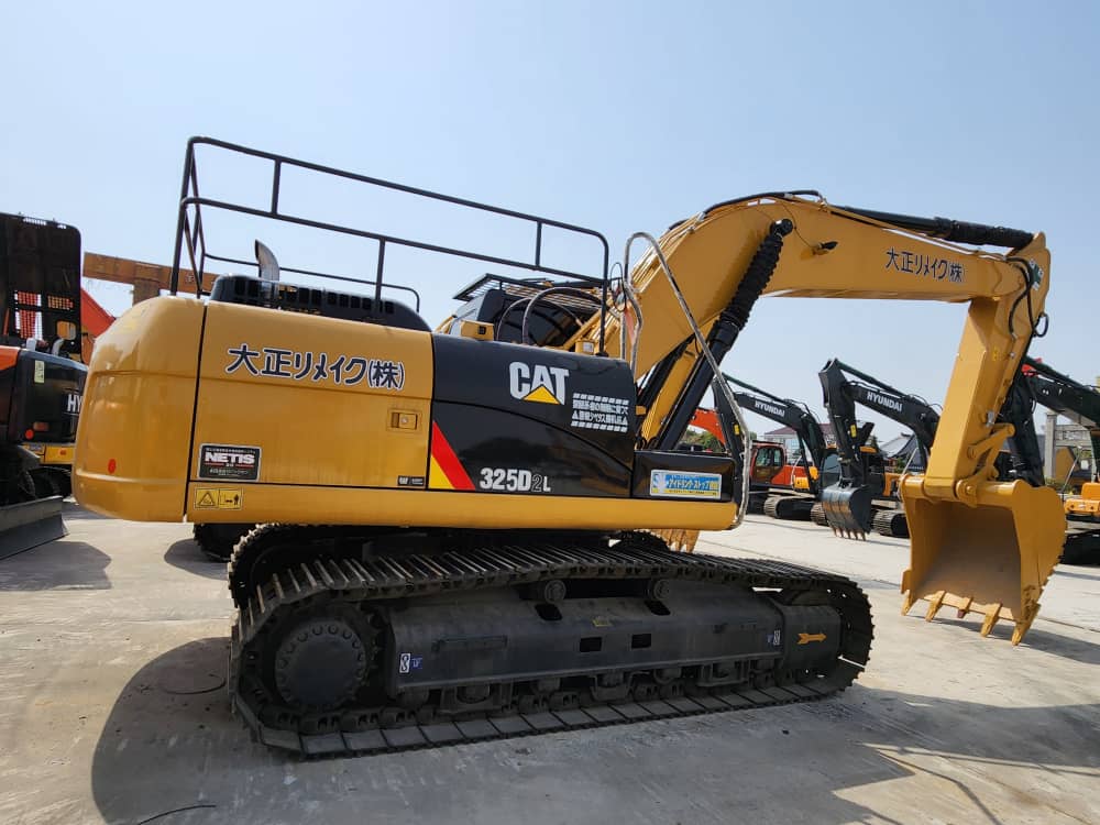 EXCAVADORA CAT325