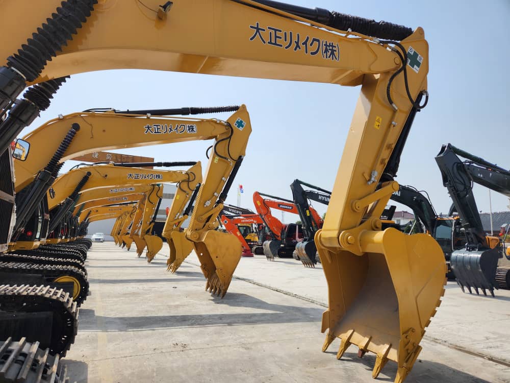 EXCAVADORA CAT325