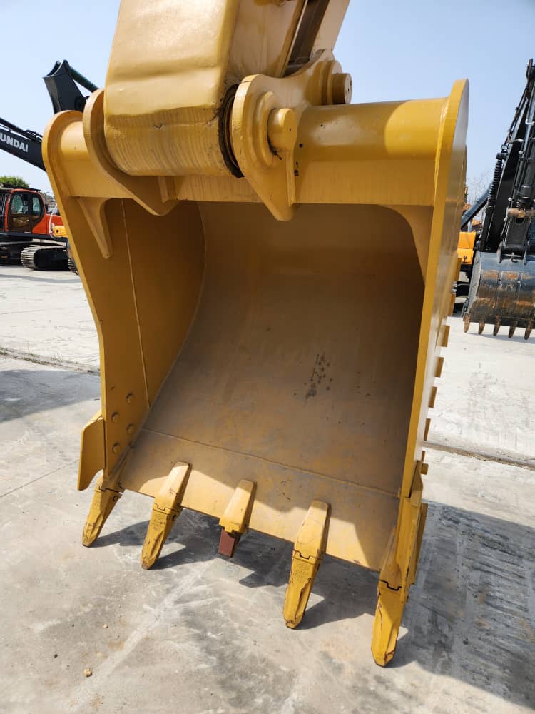 EXCAVADORA CAT325