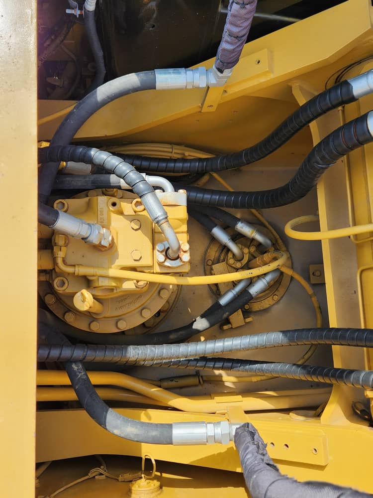 EXCAVADORA CAT325