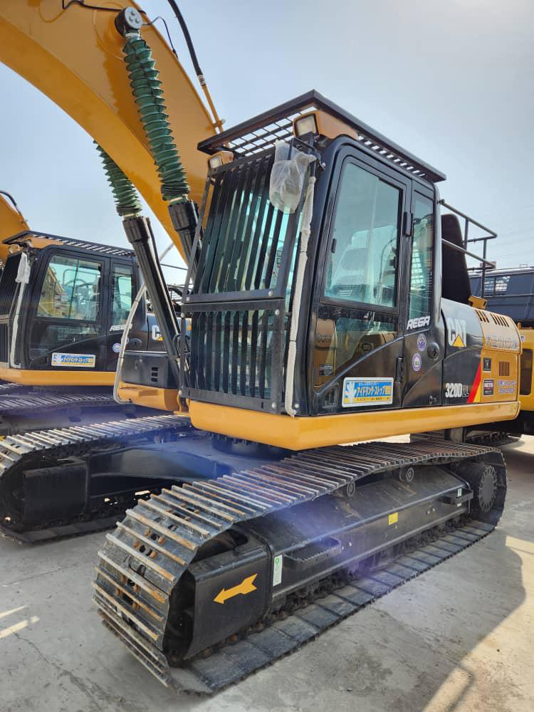 CAT 320D2L