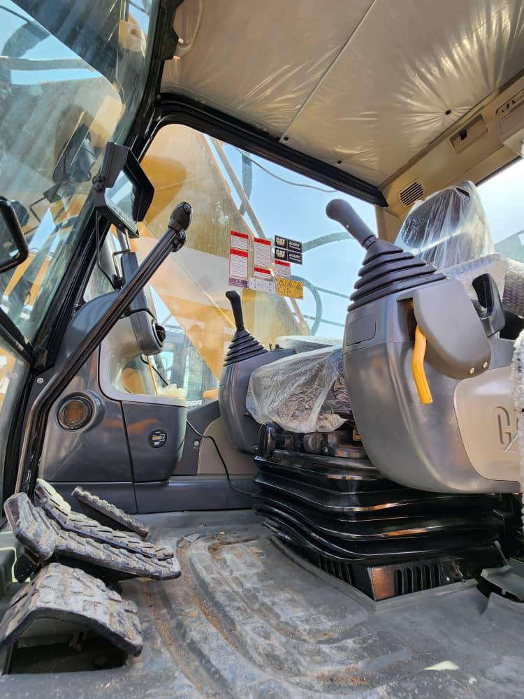 CAT 320D2L