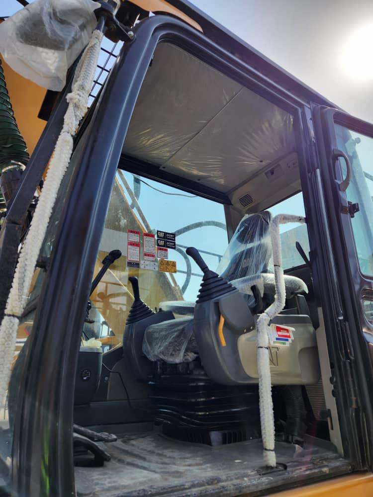 CAT 320D2L