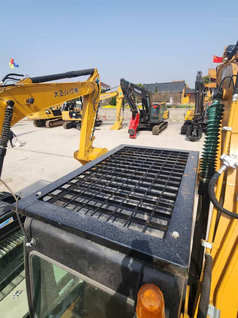 CAT 320D2L