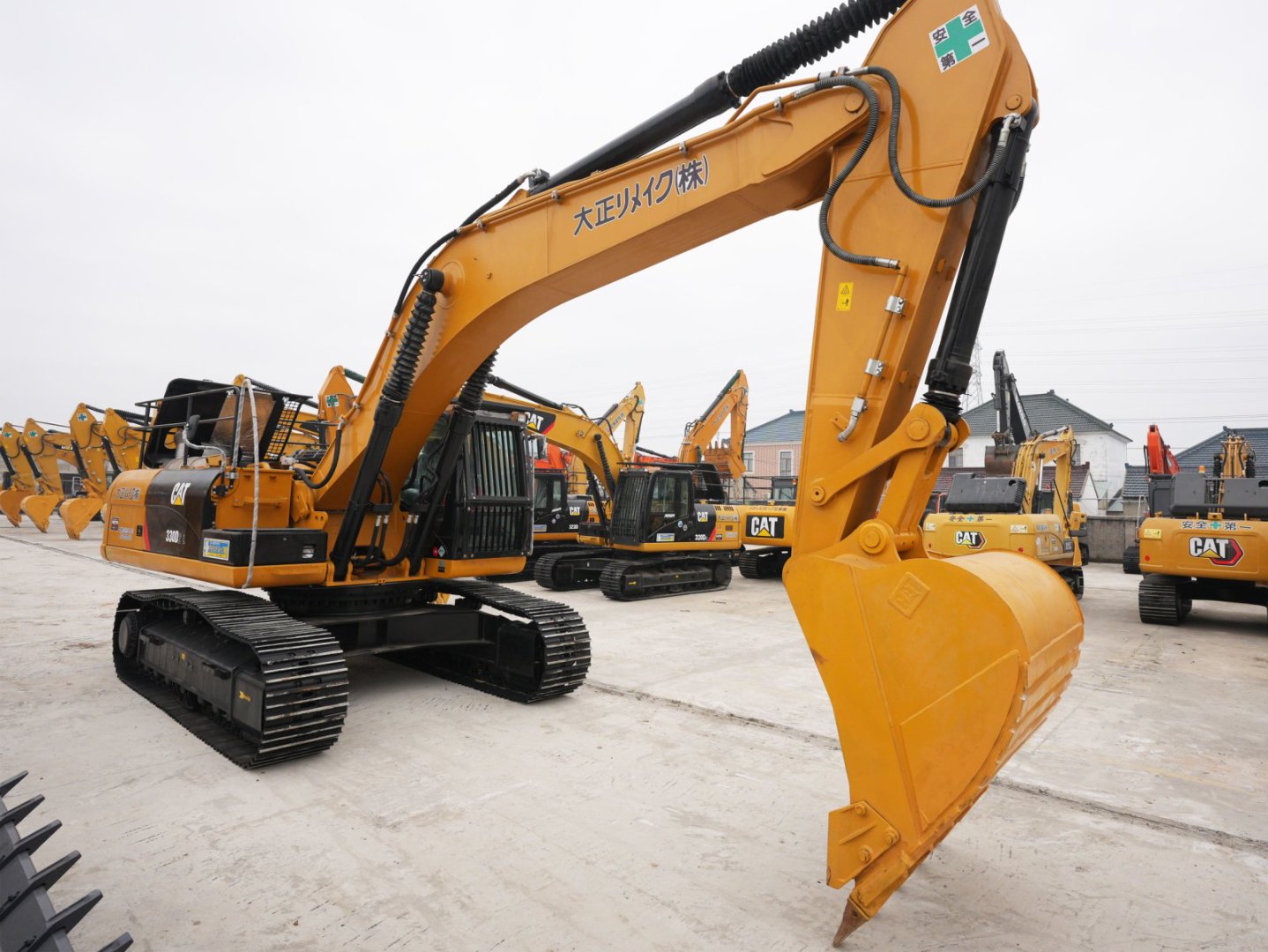 EXCAVADORA CAT 330D2L