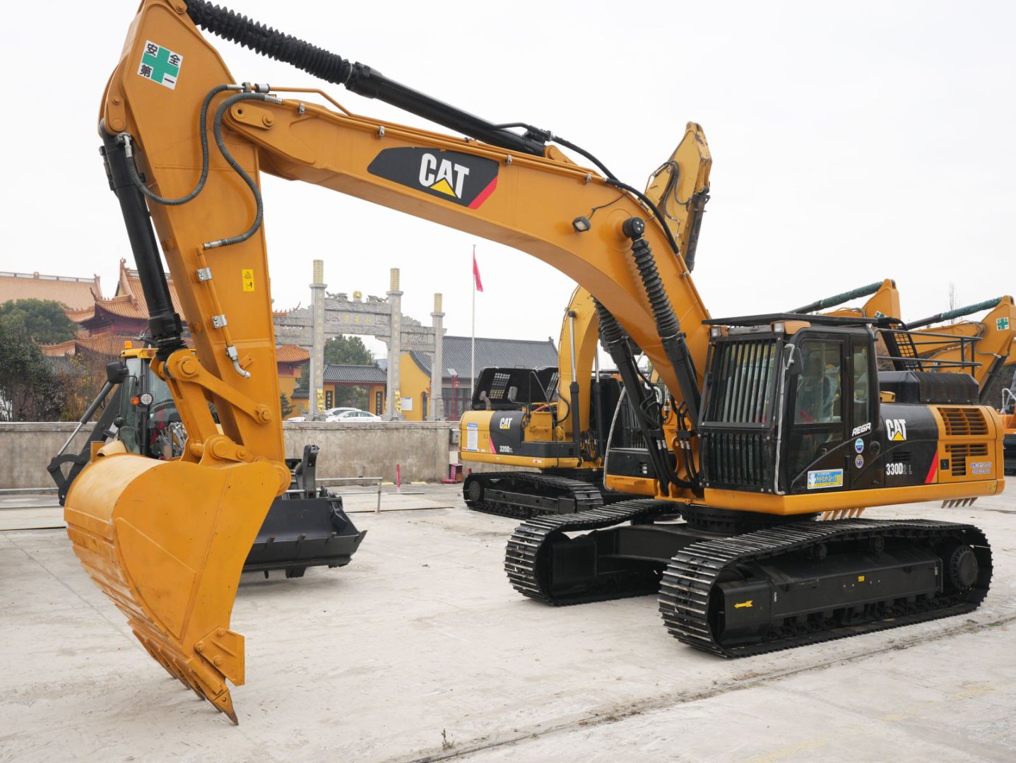 EXCAVADORA CAT 330D2L