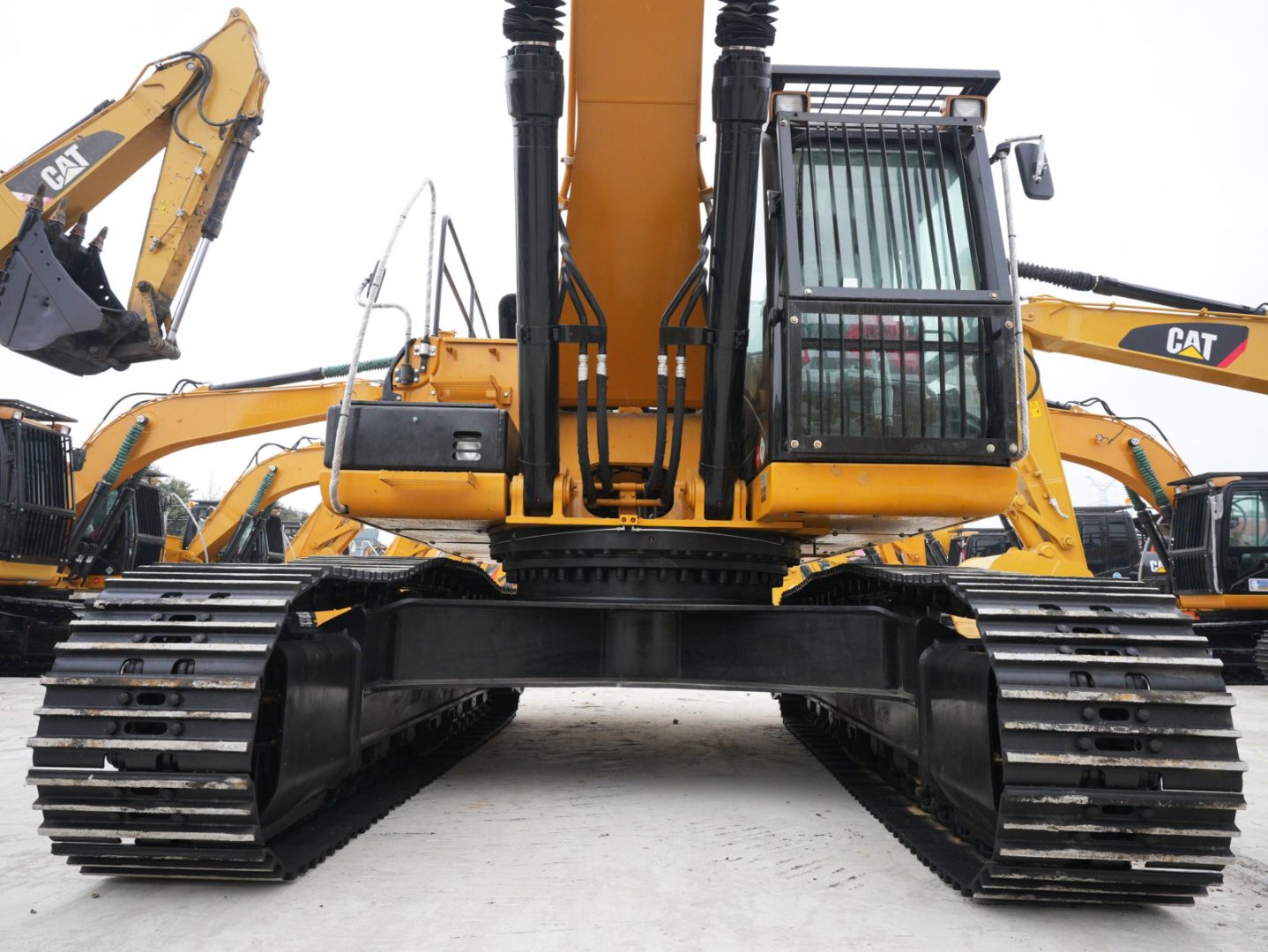 EXCAVADORA CAT 330D2L