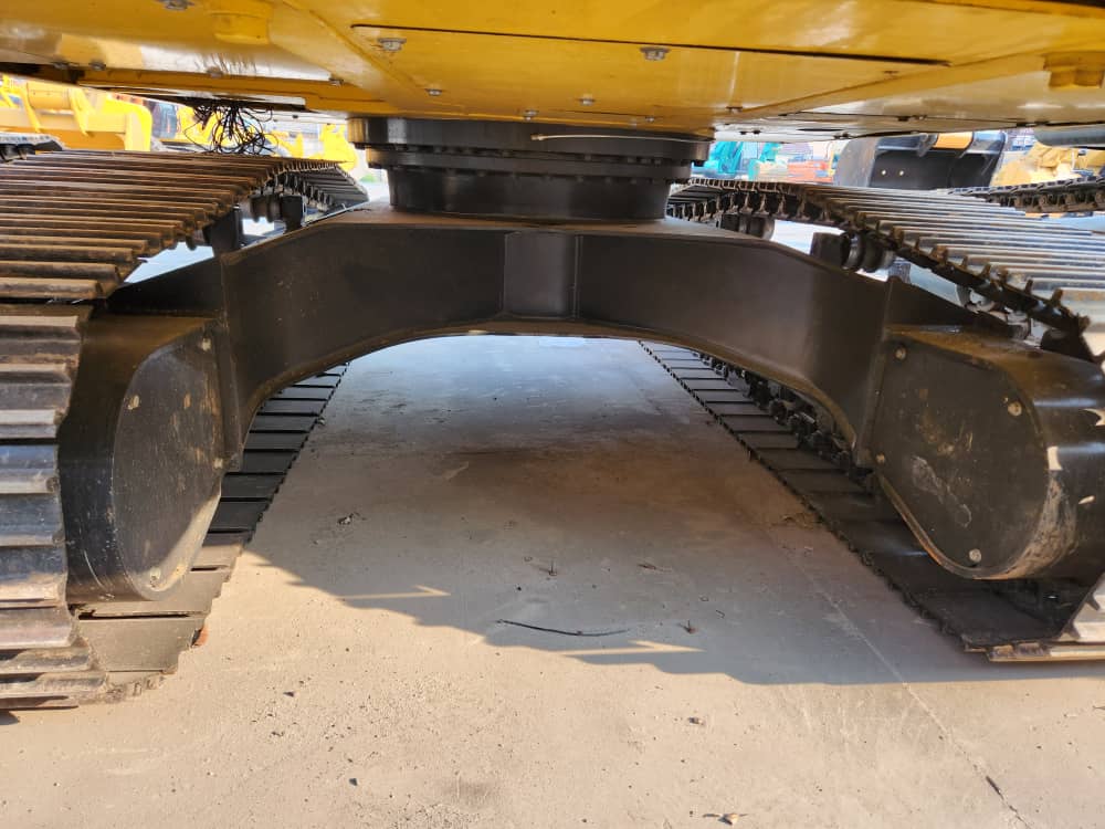 EXCAVADORA KOMATSU PC200