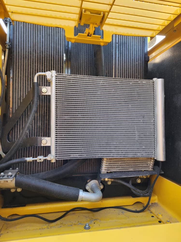 EXCAVADORA KOMATSU PC200