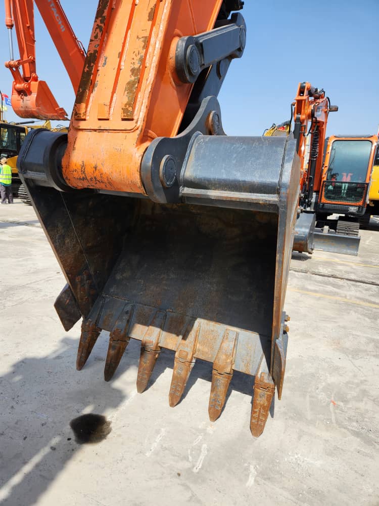 EXCAVADORA DOSSAN DX300