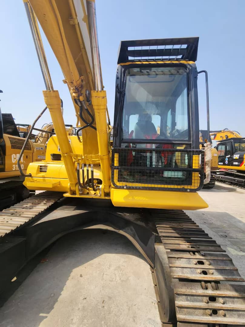 Komatsu PC 130