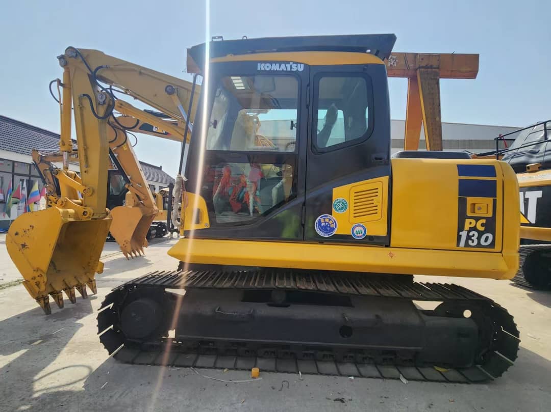 Komatsu PC 130