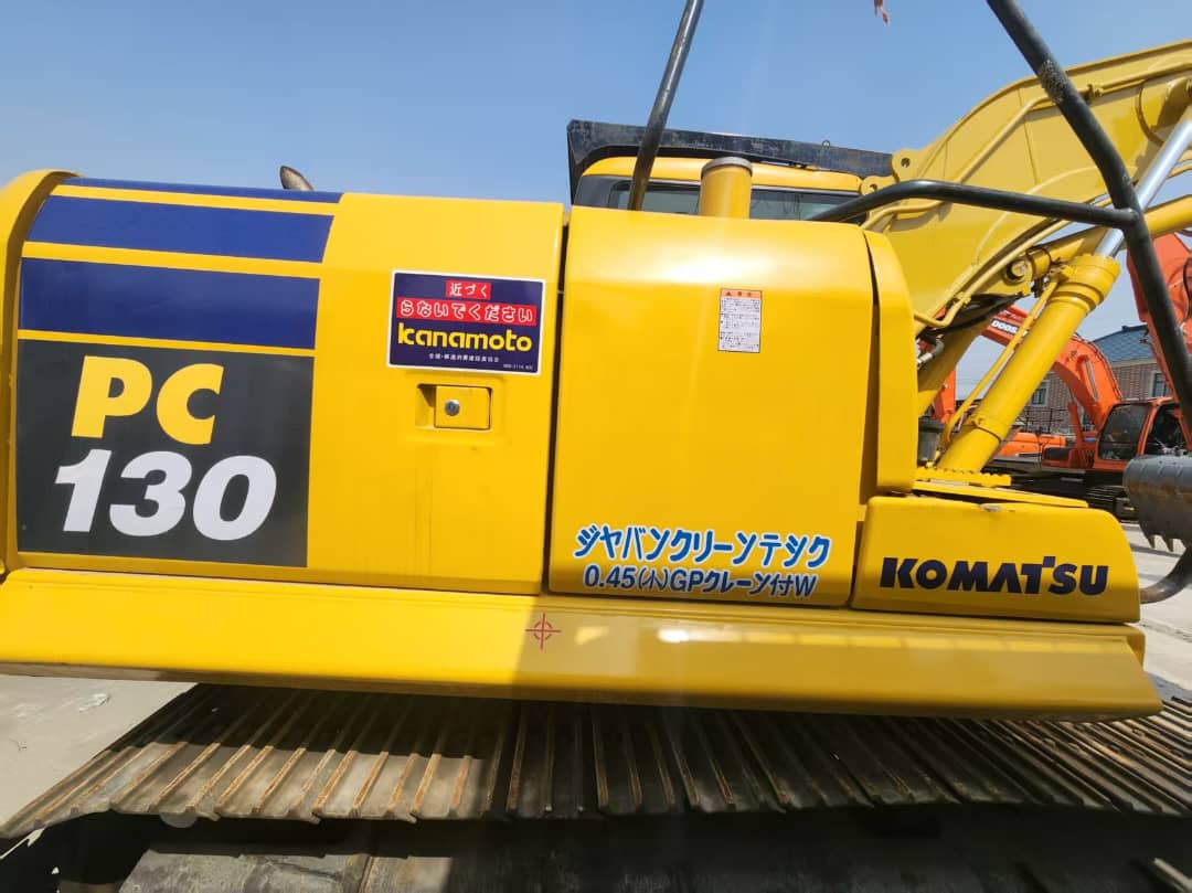 Komatsu PC 130