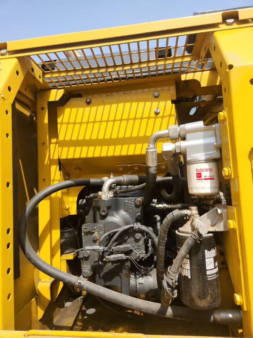 Komatsu PC 130