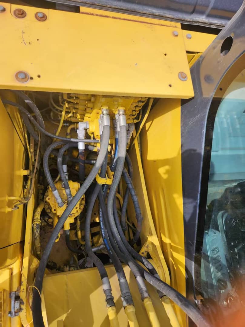 Komatsu PC 130