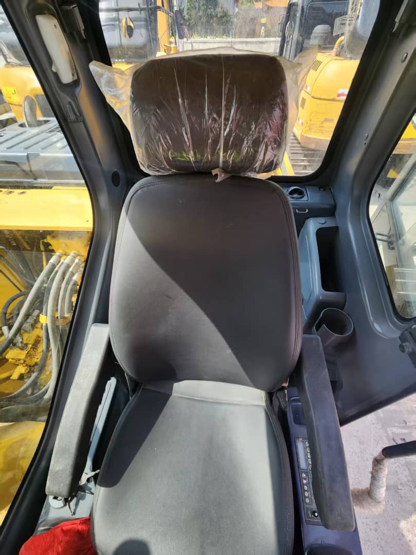 Komatsu PC 130