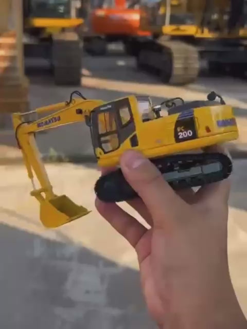 EXCAVADORA KOMATSU PC200